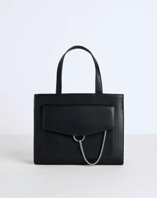Tote bag with chain